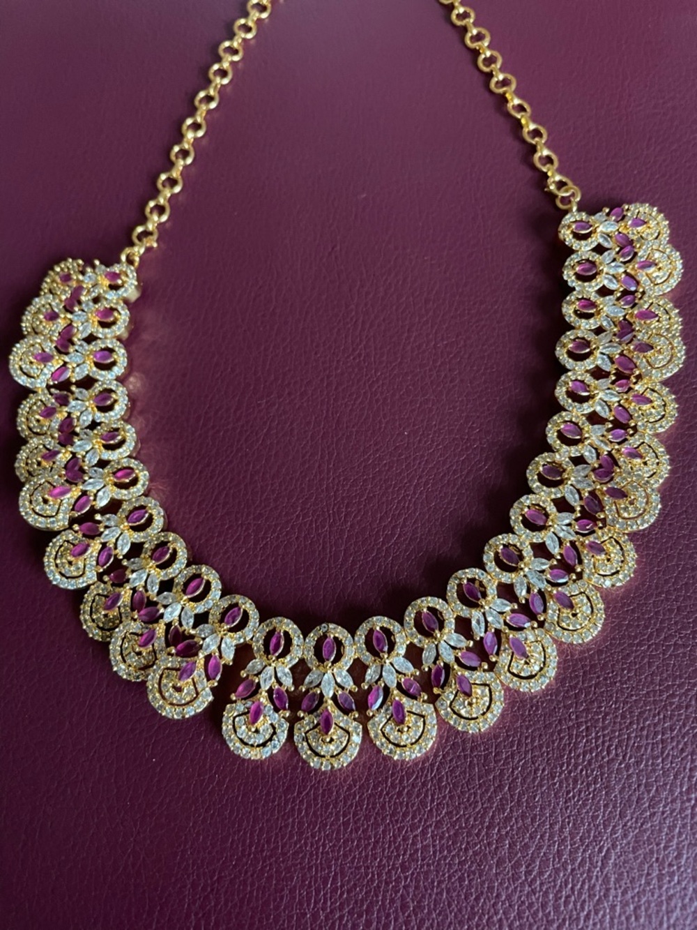 Necklace with red stones Accents - Unbranded